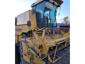 Зерноуборочный комбайн NEW HOLLAND