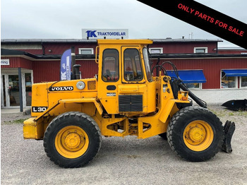 Колёсный погрузчик VOLVO L30