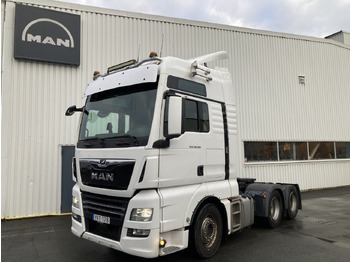 : фото в шапке страницы