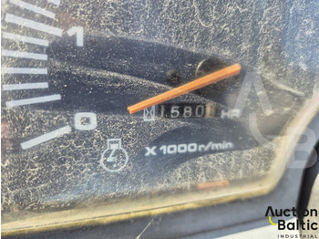 Трактор Hitachi CTX20: фото 5