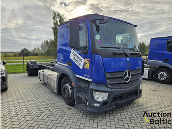 Грузовик-шасси MERCEDES-BENZ Actros 1843
