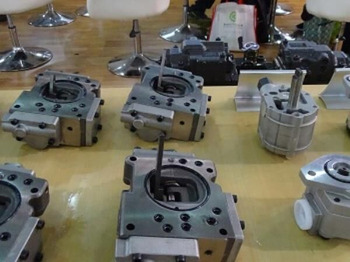 Гидравлический насос KAWASAKI