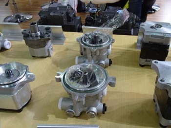 Гидравлический насос KAWASAKI