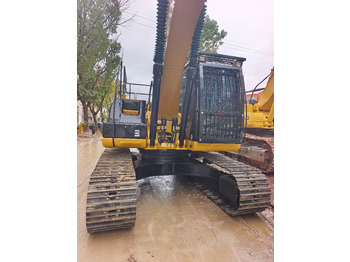 Гусеничный экскаватор CATERPILLAR 320D2