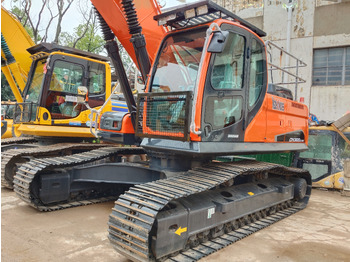 Гусеничный экскаватор DOOSAN DX300LC