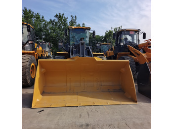 Колёсный погрузчик XCMG LW600FV