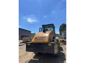 Дорожный каток XCMG XS222J XS223J XS263J: фото 5 Дорожный каток XCMG XS222J XS223J XS263J: фото 5