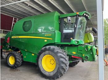 Зерноуборочный комбайн JOHN DEERE W440