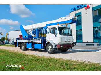 Грузовик с подъемником