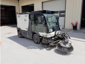 Подметально-уборочная машина MATHIEU