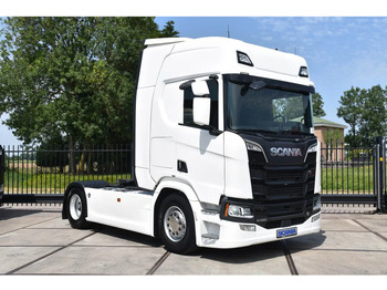 Тягач SCANIA R 520
