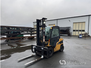 Дизельный погрузчик CATERPILLAR DP