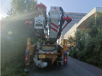 Автобетононасос XCMG Official Second Hand HB58V Hydraulic Truck Concrete Pump 58m Truck Mount Concrete Ppumps Price: фото 5