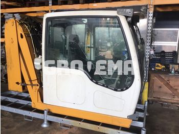 Кабина и интерьер LIEBHERR