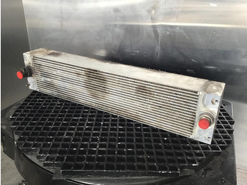 Масляный радиатор Liebherr Oilcooler: фото 2 Масляный радиатор Liebherr Oilcooler: фото 2