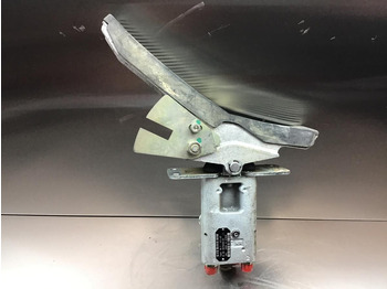 Педаль LIEBHERR