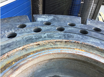 Шины и диски LIEBHERR