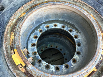 Шины и диски Liebherr Tires 23,5R25: фото 3 Шины и диски Liebherr Tires 23,5R25: фото 3