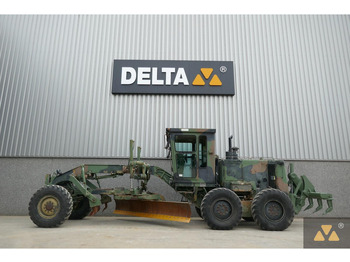 Грейдер CATERPILLAR