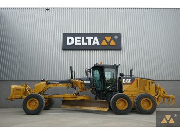 Грейдер CATERPILLAR 160