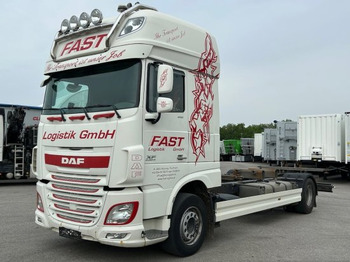 Грузовик-контейнеровоз/ Сменный кузов DAF XF