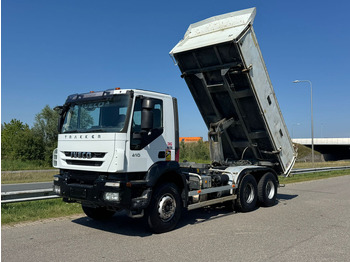 Самосвал IVECO Trakker