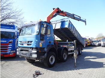 Самосвал IVECO Trakker