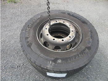 Шина для Грузовиков Michelin 315/70R22.5 // 2 X ACHTER BAND MET STAAL WIEL: фото 2