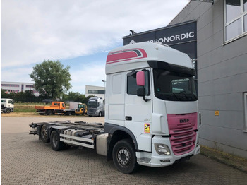 Грузовик-контейнеровоз/ Сменный кузов DAF XF 460