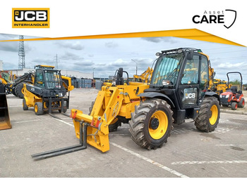 Телескопический погрузчик JCB
