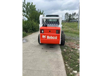 Мини-погрузчик с бортовым поворотом Bobcat S300: фото 5