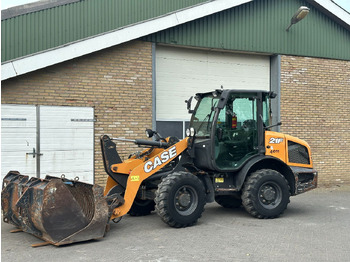 Колёсный погрузчик CASE