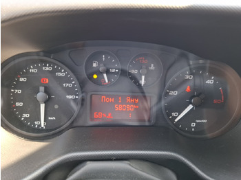Фургон с закрытым кузовом IVECO Daily 35C16H3.0 box/lift: фото 4