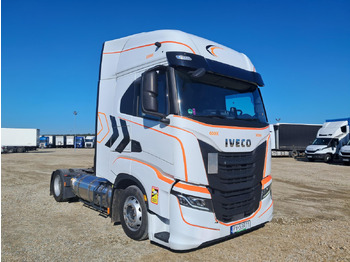 Тягач IVECO