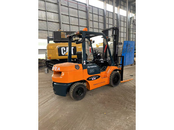 Дизельный погрузчик Toyota FD30 Forklift: фото 5