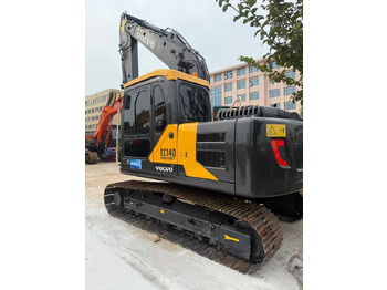 Гусеничный экскаватор Volvo EC 140 [ Copy ]: фото 2