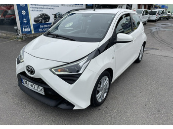 Хэтчбек TOYOTA