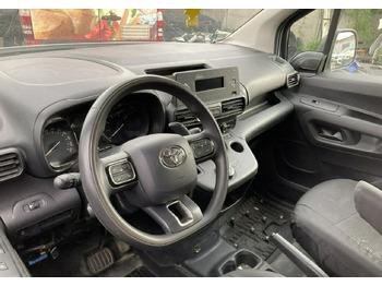 Цельнометаллический фургон TOYOTA Proace