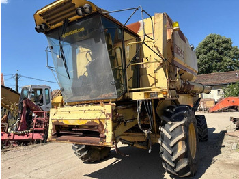 Зерноуборочный комбайн NEW HOLLAND