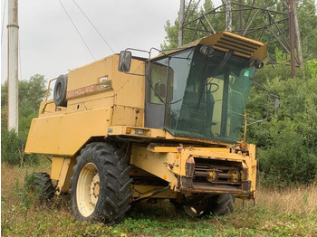 Зерноуборочный комбайн NEW HOLLAND TX series