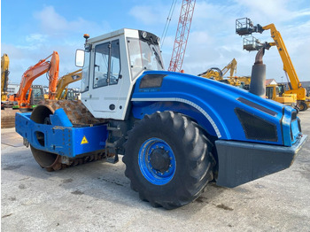 Каток BOMAG