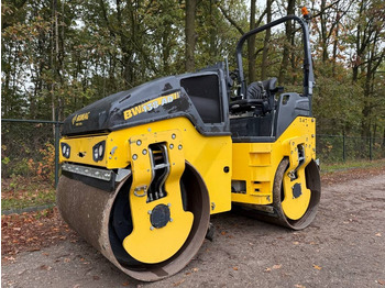 : фото в шапке страницы