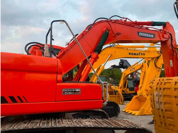 Гусеничный экскаватор DOOSAN DX225LC