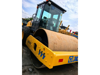 Компактор XCMG XS143