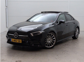 Седан MERCEDES-BENZ