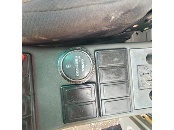 Гусеничный экскаватор VOLVO EC240: фото 3