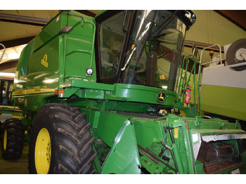 Зерноуборочный комбайн JOHN DEERE