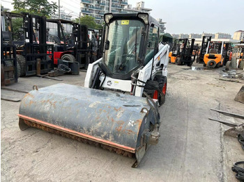 Мини-погрузчик с бортовым поворотом Bobcat S450: фото 5