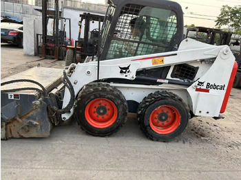 Мини-погрузчик с бортовым поворотом Bobcat S450: фото 2