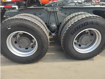 Тягач Sinotruk Howo 420: фото 2 Тягач Sinotruk Howo 420: фото 2